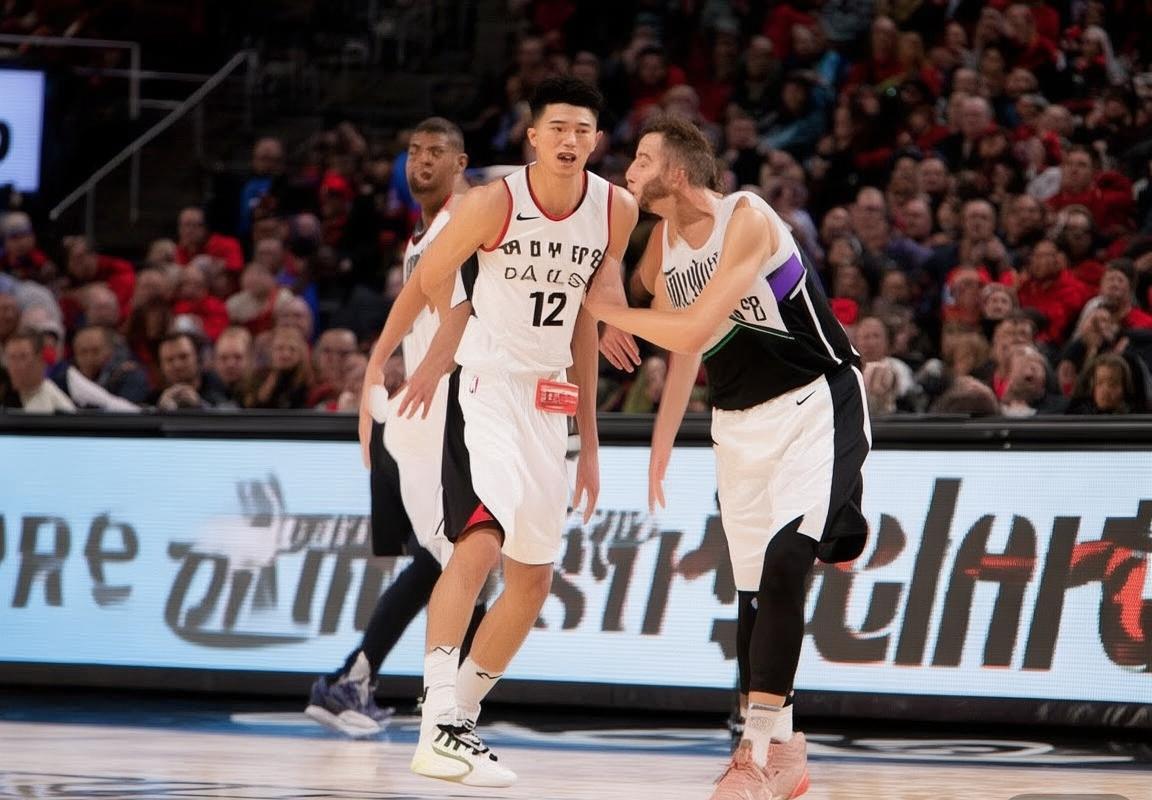 开拓者力克国王取三连胜，安芬尼·西蒙斯24分，福克斯空砍31分，杨瀚森继续缺阵